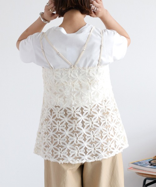 cepo（セポ）の「チュール刺繍 花柄シアービスチェ（キャミソール・レディース・ブラック/オフホワイト・M）」の13枚目の写真