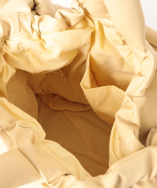 OLEND（オレンド）の「OLEND VEGAN LEATHER ONA（ハンドバッグ・レディース・ブラック/イエロー系その他/ローズ・FREE）」の6枚目の写真