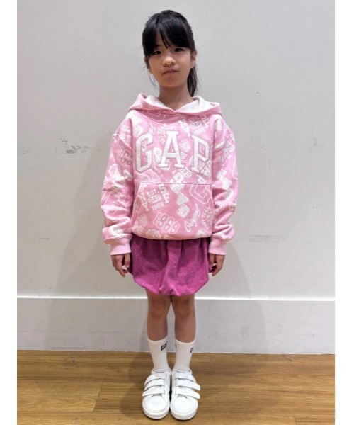 GAP(ギャップ)の「リラックス GAPロゴパーカー (キッズ)(パーカー・キッズ・ピンク・120cm/130cm/140cm/150cm/110cm/160cm)」の5枚目の写真