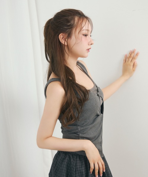 TITTY&CO.(ティティーアンドコー)の「レイヤード風デザインタンクトップ(タンクトップ・レディース・ホワイト/ピンク/チャコールグレー/グレー・FREE)」の11枚目の写真
