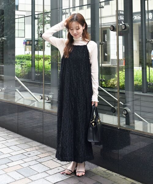 le.coeur blanc（ルクールブラン）の「TORRAZZO DONNAベロアドットチュールキャミワンピ（ワンピース・レディース・ブラック・38）」の16枚目の写真