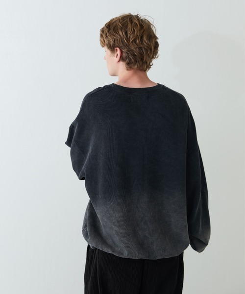 Lui's（ルイス）の「【Neucon/ニューコン】グラデーションブリーチオーバースウェットプルオーバー（スウェット・メンズ・ネイビー/ブラック・2/1）」の13枚目の写真