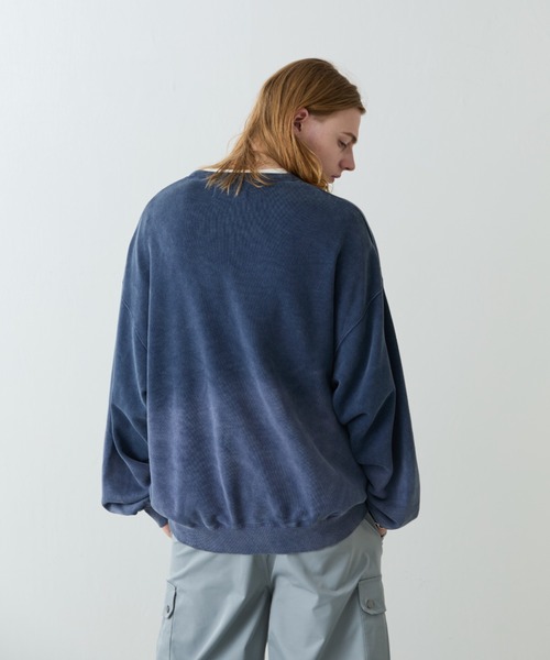 Lui's（ルイス）の「【Neucon/ニューコン】グラデーションブリーチオーバースウェットプルオーバー（スウェット・メンズ・ネイビー/ブラック・2/1）」の17枚目の写真
