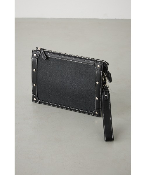 AZUL by moussy（アズールバイマウジー）の「スタッズクラッチバッグ（ショルダーバッグ・メンズ・ブラウン/ブラック・FREE）」の5枚目の写真