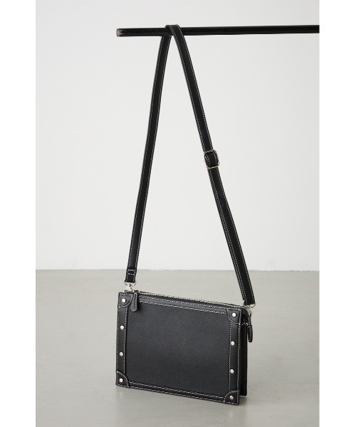 AZUL by moussy（アズールバイマウジー）の「スタッズクラッチバッグ（ショルダーバッグ・メンズ・ブラウン/ブラック・FREE）」の8枚目の写真