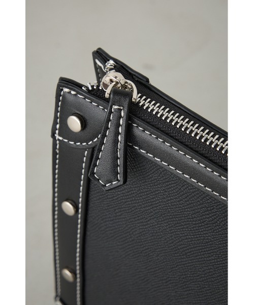 AZUL by moussy（アズールバイマウジー）の「スタッズクラッチバッグ（ショルダーバッグ・メンズ・ブラウン/ブラック・FREE）」の9枚目の写真