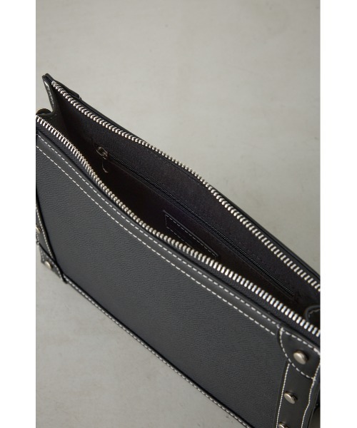 AZUL by moussy（アズールバイマウジー）の「スタッズクラッチバッグ（ショルダーバッグ・メンズ・ブラウン/ブラック・FREE）」の12枚目の写真