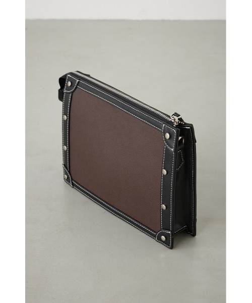 AZUL by moussy（アズールバイマウジー）の「スタッズクラッチバッグ（ショルダーバッグ・メンズ・ブラウン/ブラック・FREE）」の17枚目の写真