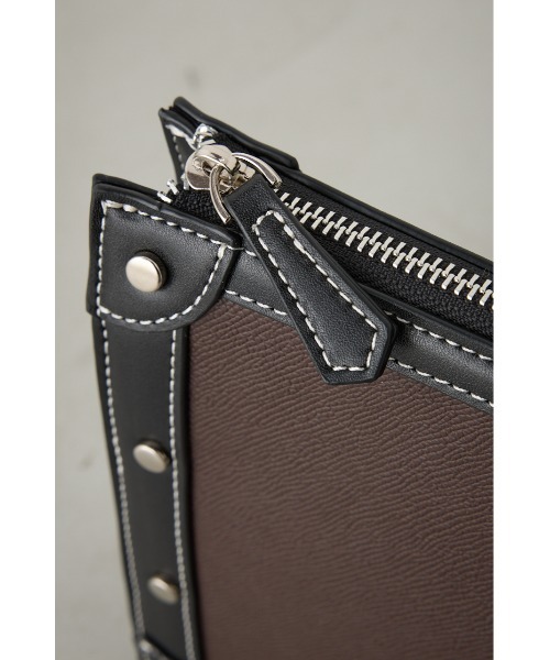 AZUL by moussy（アズールバイマウジー）の「スタッズクラッチバッグ（ショルダーバッグ・メンズ・ブラウン/ブラック・FREE）」の19枚目の写真