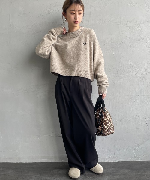 [最終値下げ]美品　フレッドペリー 月桂樹 刺繍 ニットベスト　ネイビー 2色展開】「Meridian」フラワー刺繍 クロシェニットベスト