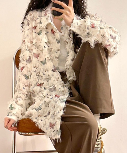 CANVAS+（キャンバスプラス）の「【CANVAS+】バタフライプリントシアーシャツ（シャツ/ブラウス・レディース・ホワイト・M）」の4枚目の写真