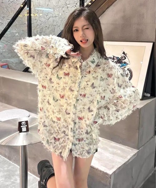 CANVAS+（キャンバスプラス）の「【CANVAS+】バタフライプリントシアーシャツ（シャツ/ブラウス・レディース・ホワイト・M）」の5枚目の写真