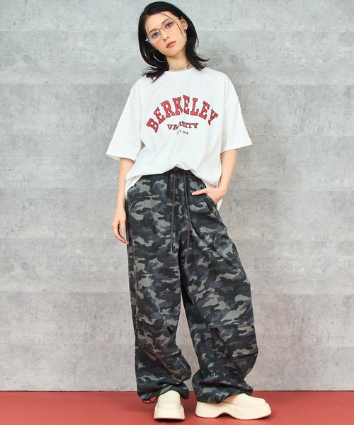 ANAP(アナップ)の「かすれ カレッジ プリント Tシャツ(Tシャツ/カットソー・レディース・ブラウン/ホワイト/ライトグレー・FREE)」の5枚目の写真