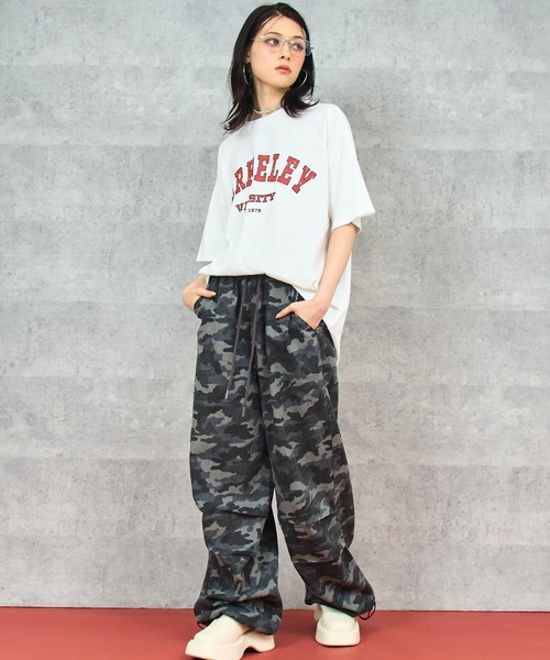 ANAP(アナップ)の「かすれ カレッジ プリント Tシャツ(Tシャツ/カットソー・レディース・ブラウン/ホワイト/ライトグレー・FREE)」の6枚目の写真