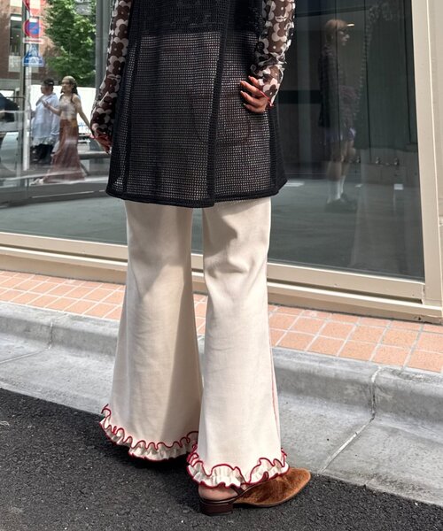 HELLO.SANFRANCISCO(ハローサンフランシスコ)の「【HELLO.SANFRANCISCO/ハローサンフランシスコ】コーデュロイ裾フリルフレアパンツ(スウェットパンツ・レディース・グリーン/ブラウン/ブラック/アイボリー・MEDIUM/SMALL)」の9枚目の写真