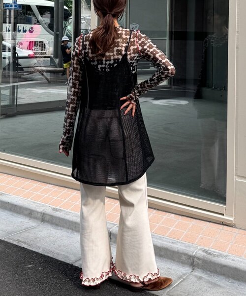 HELLO.SANFRANCISCO(ハローサンフランシスコ)の「【HELLO.SANFRANCISCO/ハローサンフランシスコ】コーデュロイ裾フリルフレアパンツ(スウェットパンツ・レディース・グリーン/ブラウン/ブラック/アイボリー・MEDIUM/SMALL)」の12枚目の写真