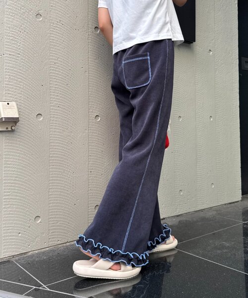 HELLO.SANFRANCISCO(ハローサンフランシスコ)の「【HELLO.SANFRANCISCO/ハローサンフランシスコ】コーデュロイ裾フリルフレアパンツ(スウェットパンツ・レディース・グリーン/ブラウン/ブラック/アイボリー・MEDIUM/SMALL)」の18枚目の写真