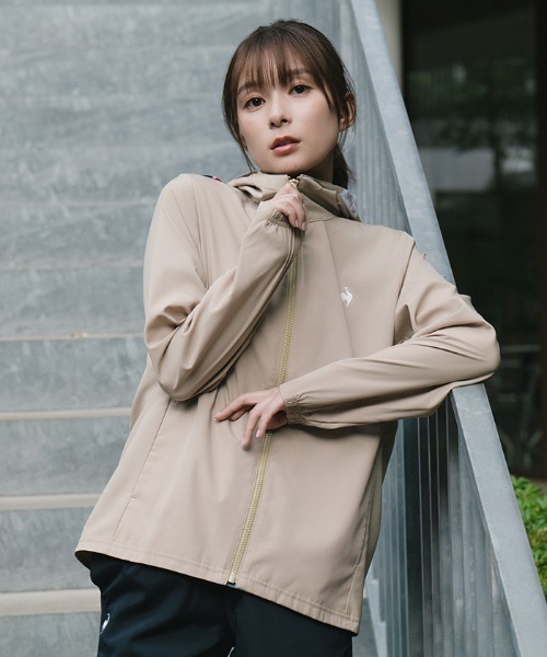 le coq sportif（ルコックスポルティフ）の「【ルコックスポルティフ】吸汗速乾/ストレッチ/UVカット防風クロスジャケット（ナイロンジャケット・レディース・ブルー/ネイビー/ピンク/ベージュ・S/M/L/XL）」の2枚目の写真