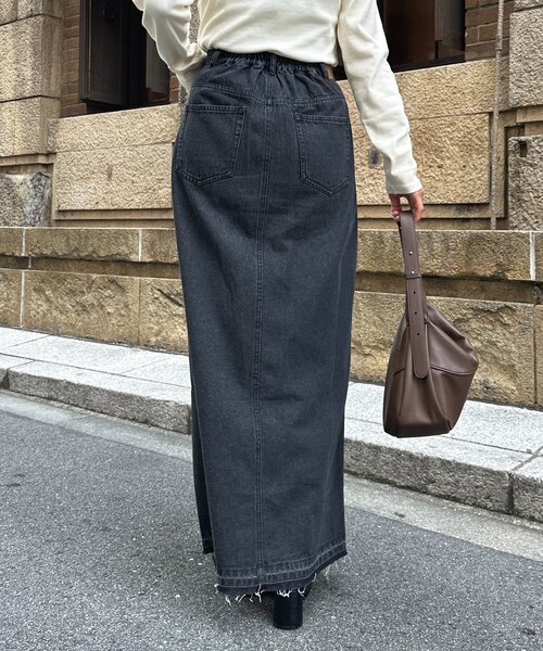 Thevon(ゼボン)の「カットオフデニムナロースカート(スカート・レディース・ブルー/ブラック・S/M)」の5枚目の写真