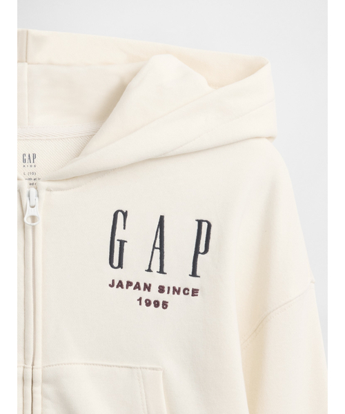 GAP（ギャップ）の「30th アニバーサリー フレンチテリー GAPロゴ ジップアップパーカー (キッズ)（パーカー・キッズ・レッド/ネイビー/アイボリー/グレー・120cm/130cm/140cm/150cm/160cm）」の7枚目の写真