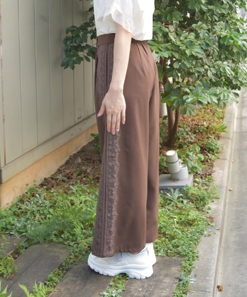 axes femme(アクシーズファム)の「サイドレースラインパンツ(その他パンツ・レディース・ブラウン/ブラック・FREE)」の4枚目の写真