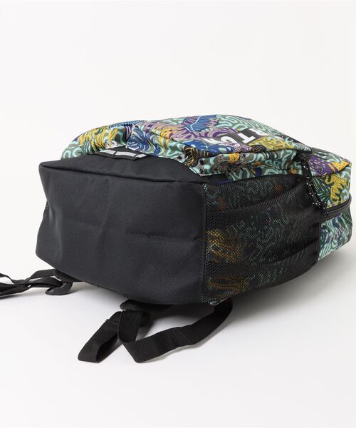 BURTON（バートン）の「Gromlet 15L バックパック（バックパック/リュック・キッズ・マルチ/カモフラージュ・FREE）」の4枚目の写真