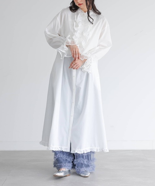 somari imagination(ソマリ イマジネーション)の「チュールプリーツシャツワンピース(シャツワンピース・レディース・オフホワイト/ブラック・1/2)」の1枚目の写真