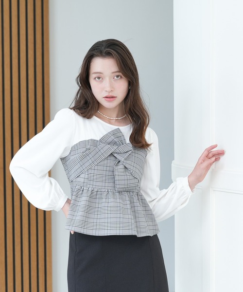 ASTORIA ODIER(アストリアオディール)の「ツイストリボンドッキングブラウス(シャツ/ブラウス・レディース・ブラック/ブラウン/グレー・MEDIUM)」の3枚目の写真