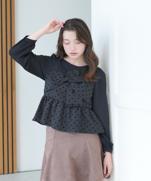 ASTORIA ODIER(アストリアオディール)の「ツイストリボンドッキングブラウス(シャツ/ブラウス・レディース・ブラック/ブラウン/グレー・MEDIUM)」の2枚目の写真