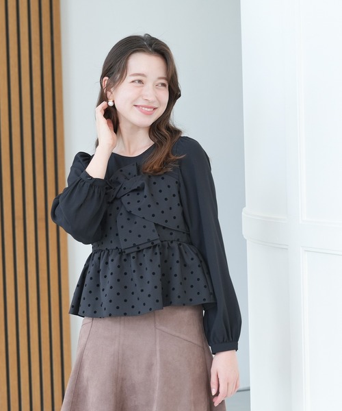 ASTORIA ODIER(アストリアオディール)の「ツイストリボンドッキングブラウス(シャツ/ブラウス・レディース・ブラック/ブラウン/グレー・MEDIUM)」の21枚目の写真