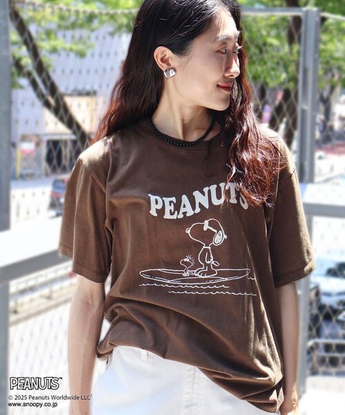 le.coeur blanc（ルクールブラン）の「【PEANUTS】ピグメントTシャツ（Tシャツ/カットソー・レディース・グレイッシュベージュ/ブラウン/チャコールグレー・38）」の7枚目の写真