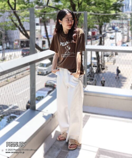 le.coeur blanc（ルクールブラン）の「【PEANUTS】ピグメントTシャツ（Tシャツ/カットソー・レディース・グレイッシュベージュ/ブラウン/チャコールグレー・38）」の11枚目の写真