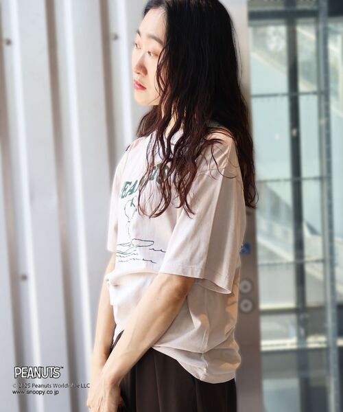 le.coeur blanc（ルクールブラン）の「【PEANUTS】ピグメントTシャツ（Tシャツ/カットソー・レディース・グレイッシュベージュ/ブラウン/チャコールグレー・38）」の22枚目の写真