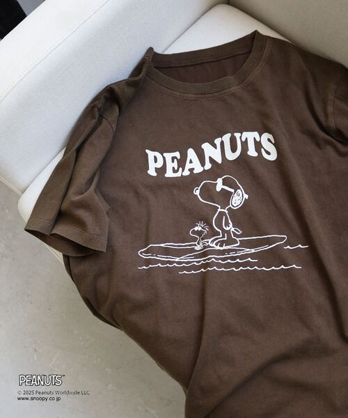 le.coeur blanc（ルクールブラン）の「【PEANUTS】ピグメントTシャツ（Tシャツ/カットソー・レディース・グレイッシュベージュ/ブラウン/チャコールグレー・38）」の6枚目の写真
