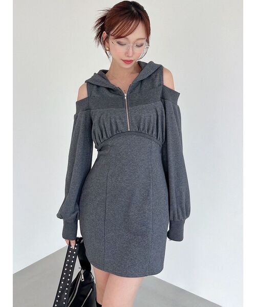RESEXXY（リゼクシー）の「レイヤードフーディミニワンピース（ワンピース・レディース・ブラック/ライトグレー/チャコールグレー・FREE）」の9枚目の写真