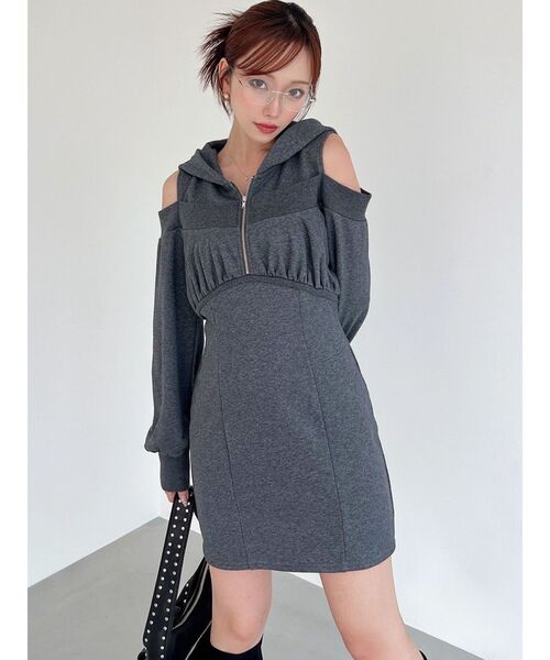 RESEXXY（リゼクシー）の「レイヤードフーディミニワンピース（ワンピース・レディース・ブラック/ライトグレー/チャコールグレー・FREE）」の10枚目の写真