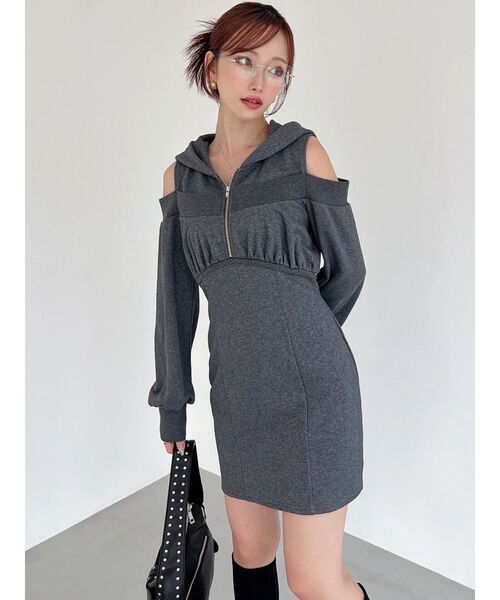 RESEXXY（リゼクシー）の「レイヤードフーディミニワンピース（ワンピース・レディース・ブラック/ライトグレー/チャコールグレー・FREE）」の11枚目の写真