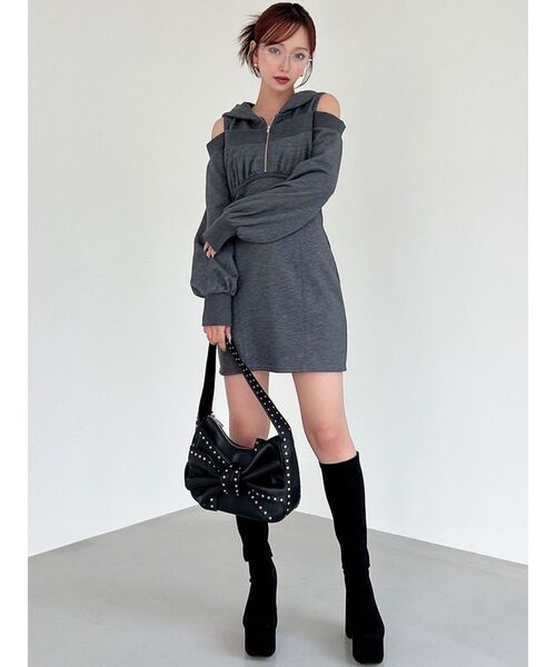 RESEXXY（リゼクシー）の「レイヤードフーディミニワンピース（ワンピース・レディース・ブラック/ライトグレー/チャコールグレー・FREE）」の13枚目の写真
