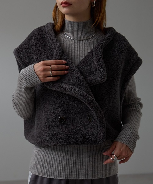 r.（アールドット）の「テディボア　ノーカラーショートベスト（その他アウター・レディース・キャメル/モカ/チャコールグレー/ライトベージュ・FREE）」の2枚目の写真