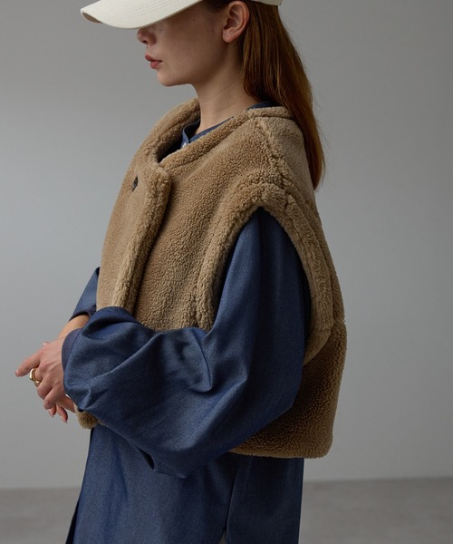 r.（アールドット）の「テディボア　ノーカラーショートベスト（その他アウター・レディース・キャメル/モカ/チャコールグレー/ライトベージュ・FREE）」の14枚目の写真