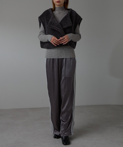 r.（アールドット）の「テディボア　ノーカラーショートベスト（その他アウター・レディース・キャメル/モカ/チャコールグレー/ライトベージュ・FREE）」の9枚目の写真