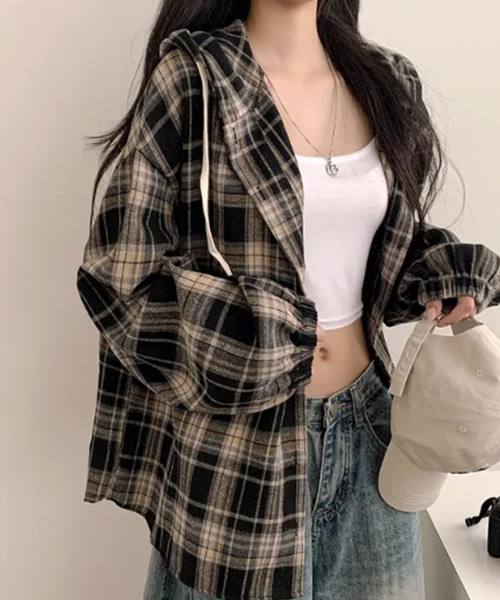 VIVID LADY(ビビッドレディー)の「フード付き チェックシャツ(シャツ/ブラウス・レディース・ネイビー/ブラウン/ブラック・FREE)」の1枚目の写真