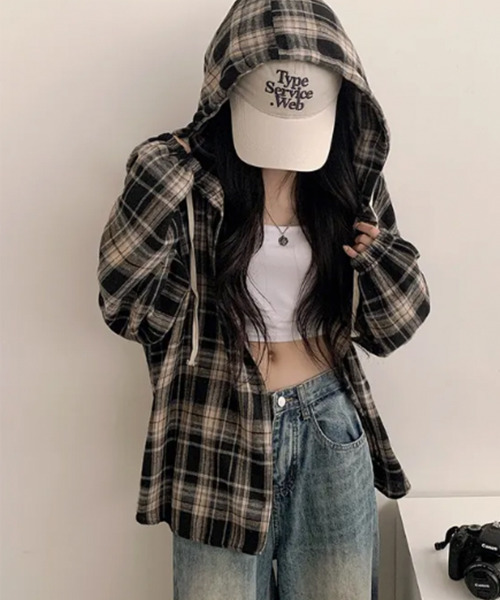 VIVID LADY(ビビッドレディー)の「フード付き チェックシャツ(シャツ/ブラウス・レディース・ネイビー/ブラウン/ブラック・FREE)」の11枚目の写真