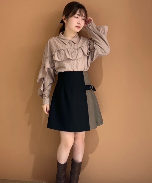REDYAZEL（レディアゼル）の「バイカラーアシメプリーツミニスカート（スカート・レディース・ネイビー/ブラウン/ブラック・FREE）」の4枚目の写真