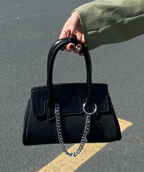 c.u.l（シーユーエル）の「2WAY チェーンデザイン レザーライク ショルダーハンドバッグ cula1314（ハンドバッグ・レディース・ブラック/ブラウン・FREE）」の3枚目の写真