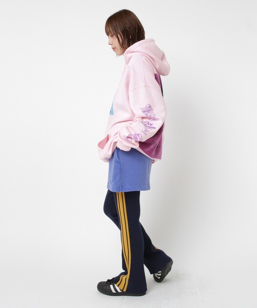 RNA(アールエヌエー)の「M2580 スクエアロゴパーカー(パーカー・レディース・ホワイト/ピンク/ブラック・MEDIUM)」の13枚目の写真