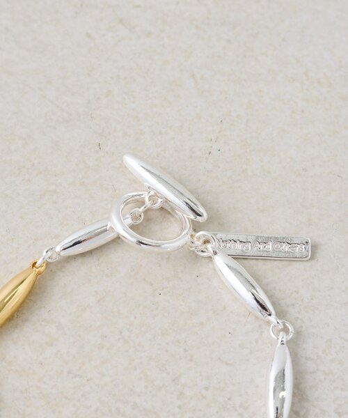 SHENERY（シーナリー）の「NothingAndOthers プランプモチーフブレスレット（ブレスレット・レディース・ゴールド系その他・FREE）」の2枚目の写真