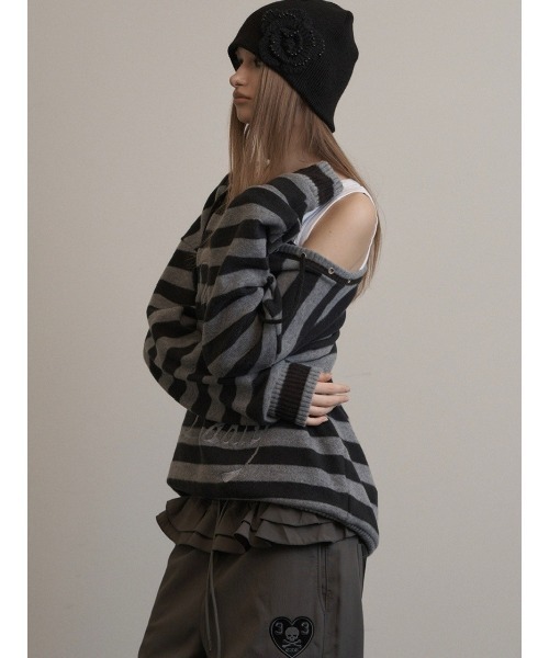 SETUPEXE(セットアップイーエックスイー)の「A'GEM/9 × .kom 『SETUPEXE/セットアップイーエックスイー』 STRIPE V-NECK MTM/ボーダーレースアップオフショルダーニットプルオーバー(ニット/セーター・レディース・アイボリー/ブラック/ブラウン・FREE)」の13枚目の写真
