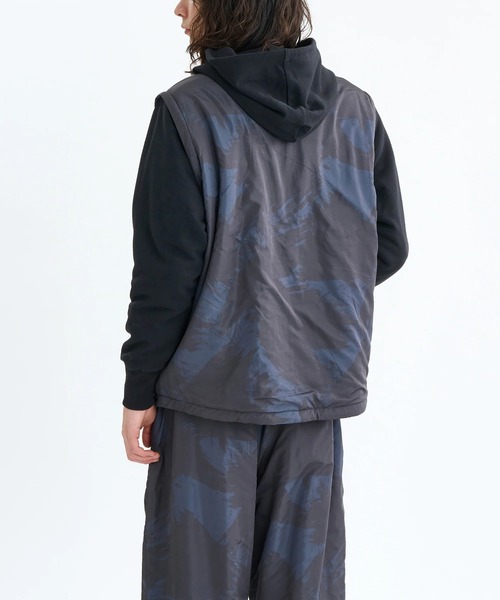 RVCA(ルーカ)の「RVCA メンズ GRANT PUFFER REVERSIBLE ZIP HD パーカー 【2025年秋冬モデル】/ルーカリバーシブルジップアップパーカー・フーディー(SET UP・セットアップ可能・空港コーデ)(パーカー・メンズ・ブラウン系カモフラージュ/ブラック/ブラック系その他・X-LARGE/LARGE/MEDIUM/SMALL)」の7枚目の写真