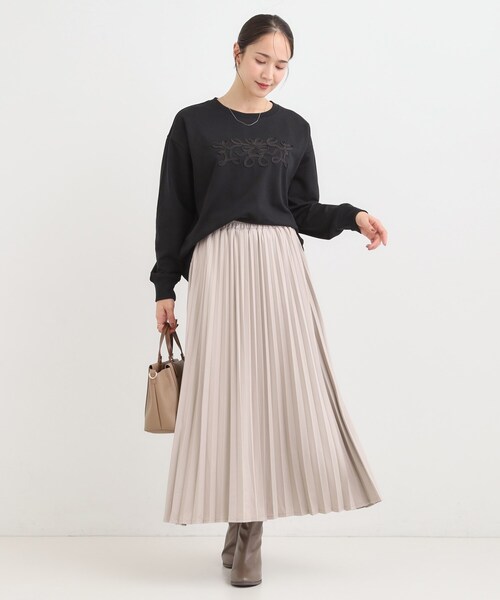 SHOO・LA・RUE（シューラルー）の「コード刺繍ミニ裏毛トップス（Tシャツ/カットソー・レディース・アイボリー系/ライトグレー系1/ブラック系2・01/02/03/04）」の14枚目の写真